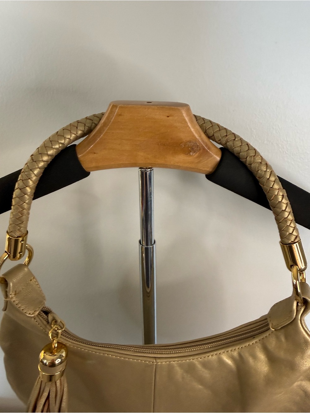 Great American Leatherworks Gold Leather Shoulder Bag - Picture 3 of 6
